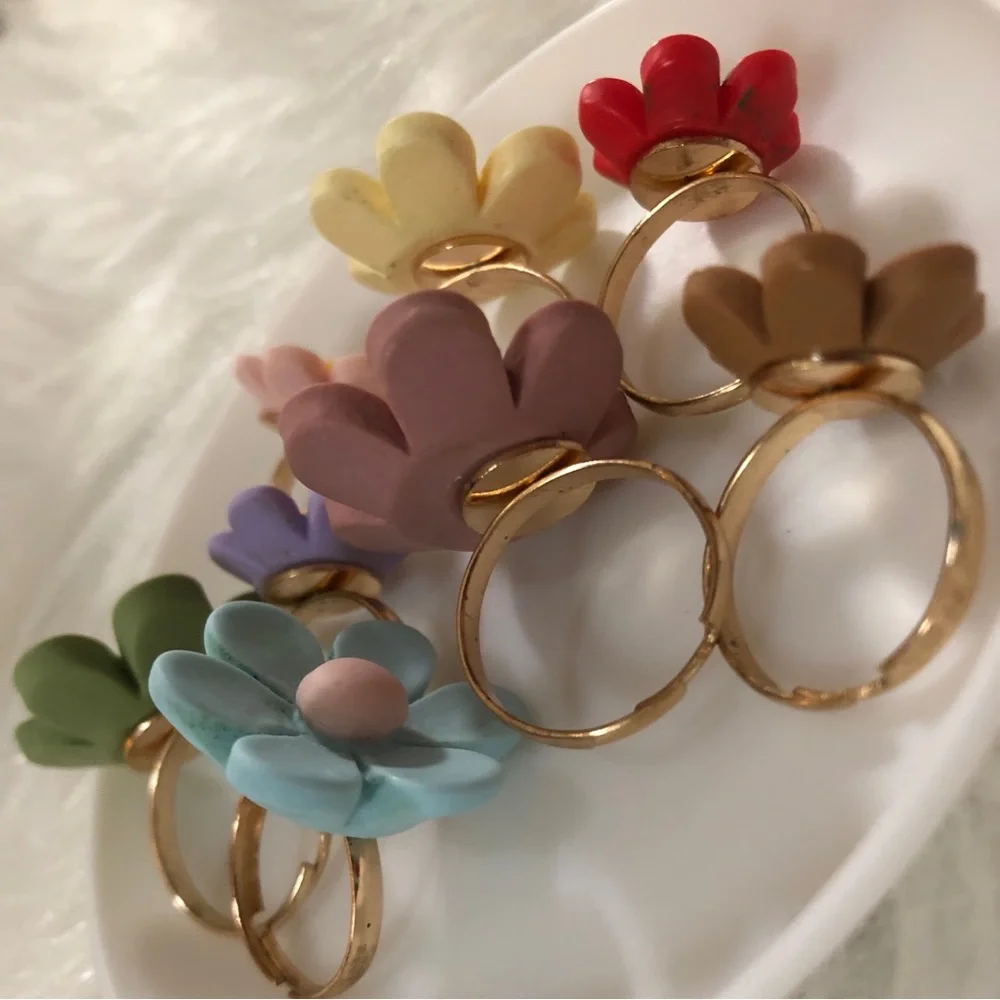 Eight floral/flower adjustable cute spring rings